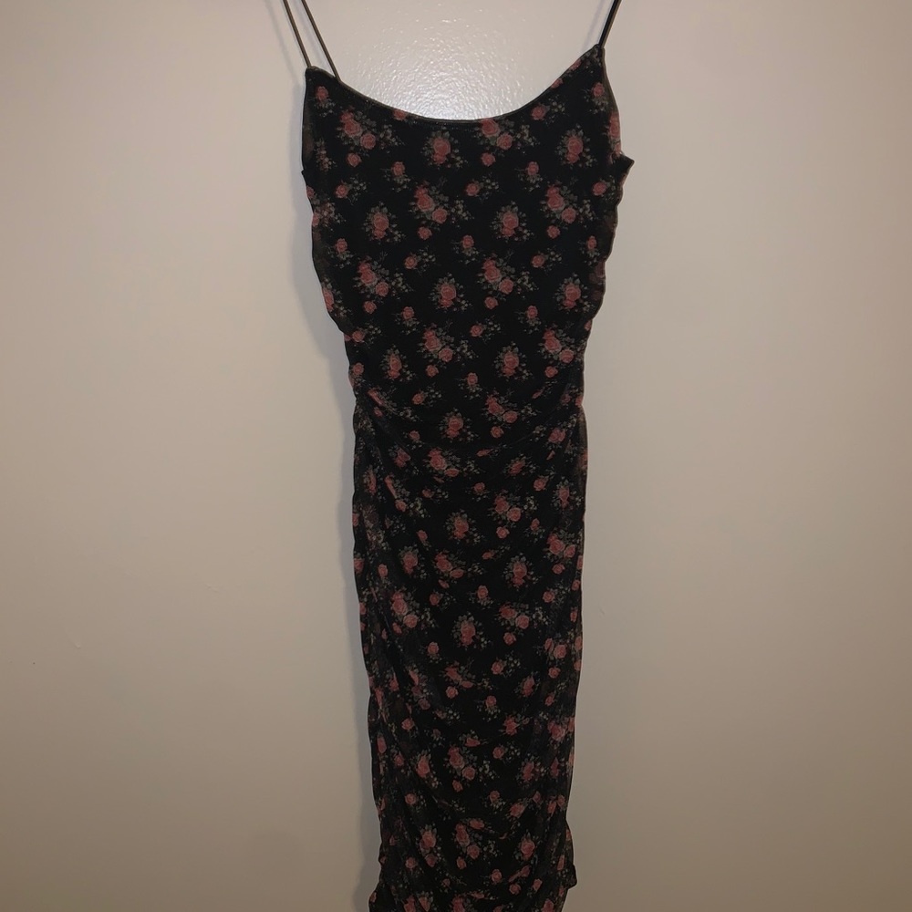 ★ black floral forever 21 (polly esther) bodycon